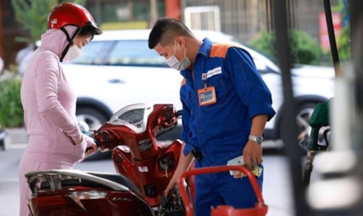 Giá xăng dầu đồng loạt giảm từ 15h hôm nay ngày 2.1. Ảnh: Hải Nguyễn