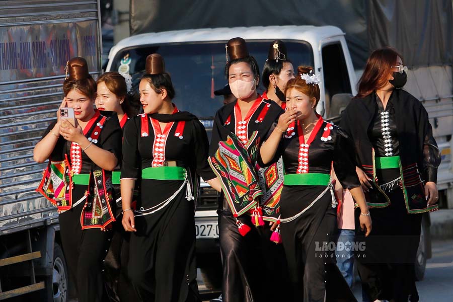 Dong bao dan toc Khang o xa Quai Nua, huyen Tuan Giao vui xuan don Tet trong dip Ngay hoi van hoa, the thao va du lich huyen nam 2025. Tai nuoc ta, nguoi Khang cu tru chu yeu o Son La, Dien Bien va Lai Chau.