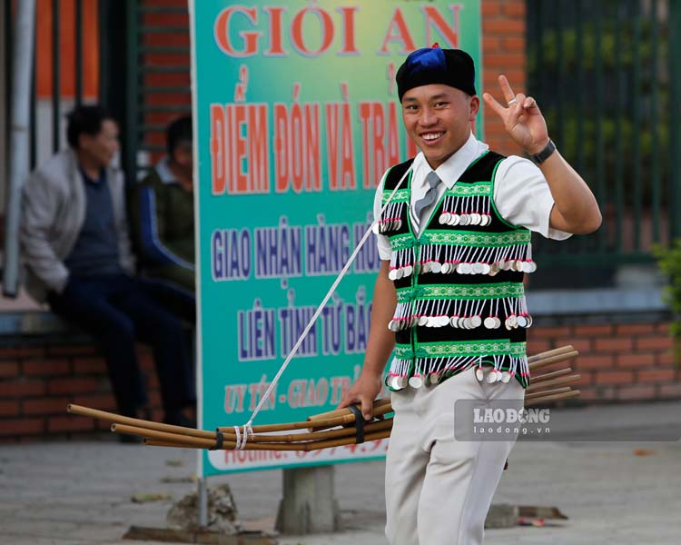 Doi voi nguoi H'Mong, mua xuan ve khong the thieu tieng khen. Day cung la dip de trai gai vui choi, giao luu va tim hieu ban doi.