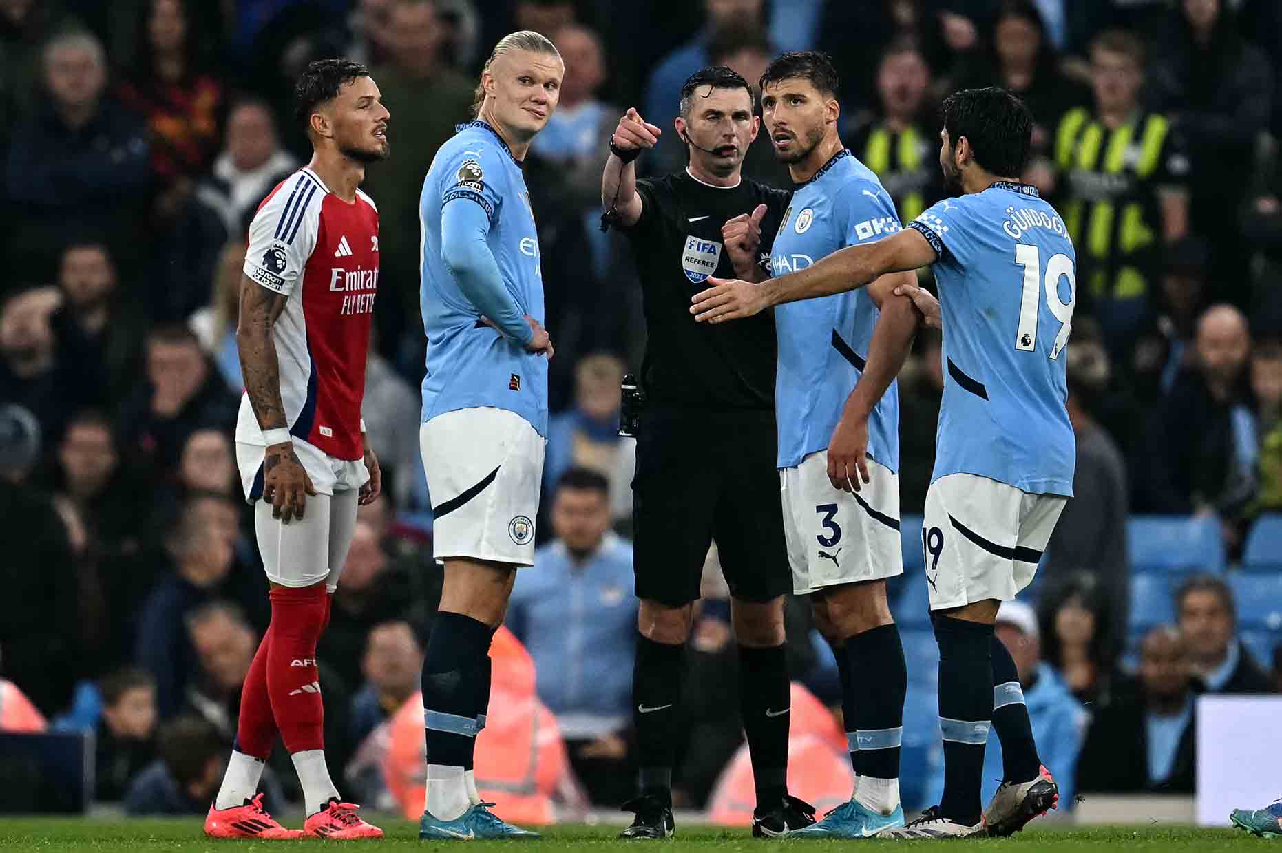 Arsenal va Man City luon tao ra su cang thang nghet tho trong moi lan dung do. Anh: AFP