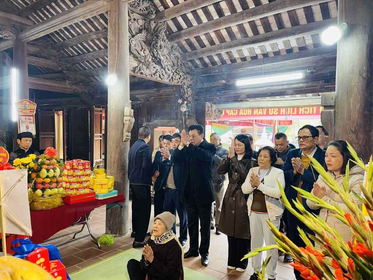 Người Hải Dương vui hội đình Liễu Tràng, tôn vinh tổ nghề in