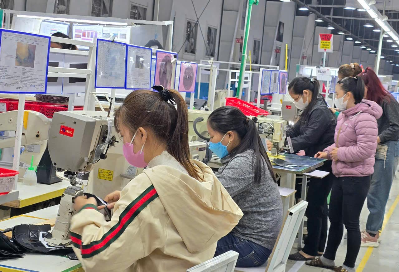 Many businesses in Ninh Binh are having difficulty recruiting labor. Photo: Nguyen Truong