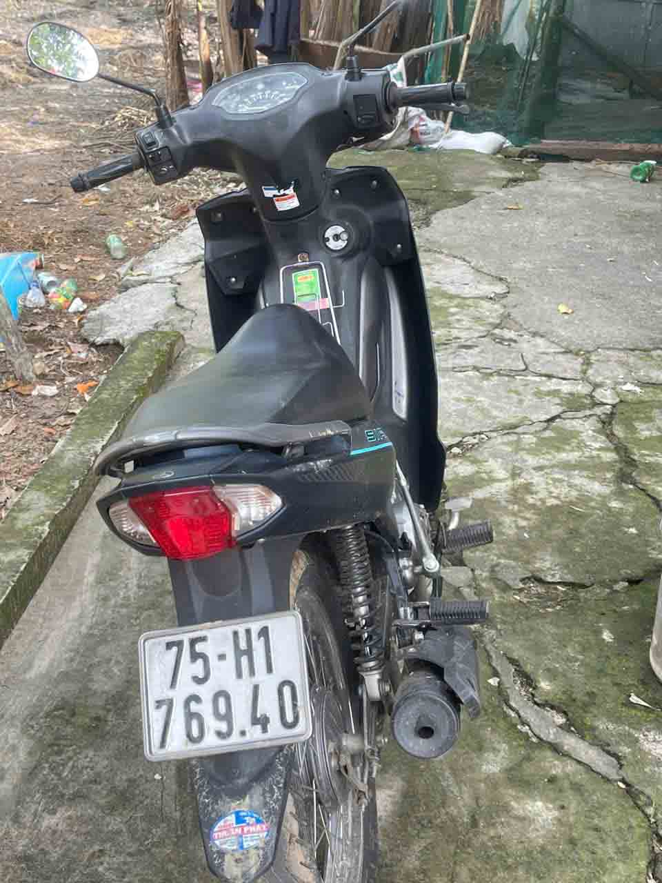 Chiec xe may ma Hien dieu khien chay tu TP. Hue ra Ha Tinh de trom cap tai san. Anh: Cong an Ha Tinh.