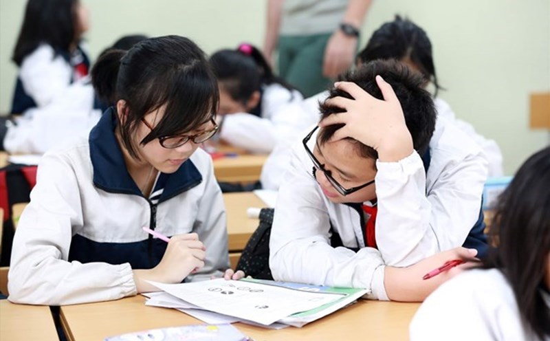 The Department of Education and Training is responsible for presiding over and coordinating with relevant agencies to advise the provincial People's Committee to promulgate regulations on tutoring and tutoring of the locality. Artwork: Hai Nguyen