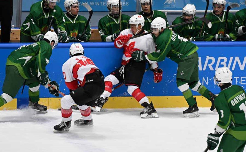 The fight between Hong Kong (China) and Turkmenistan in the hockeys at the Asian Winter Games 2025. Photo: Xinhua