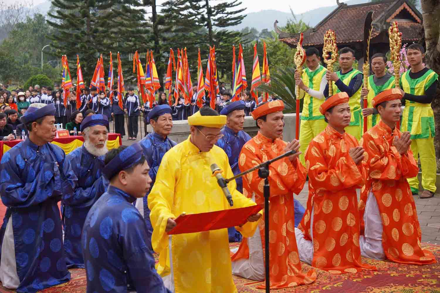 Trang nghiem le te tuong niem 234 nam ngay mat cua Danh y Hai Thuong Lan Ong. Anh: Huong Son.