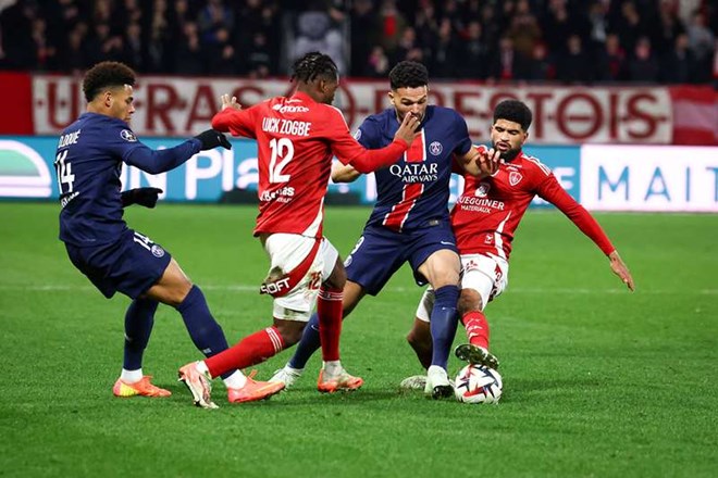 Dembele tỏa sáng, PSG hướng đến chiến thắng trước Brest