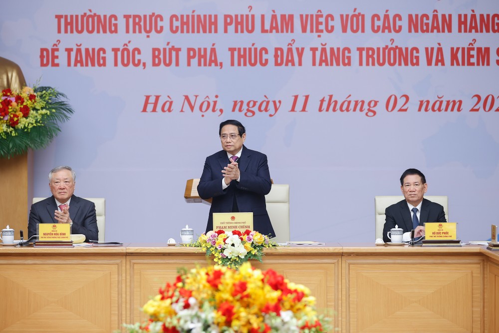 Member of the Politburo and Prime Minister Pham Minh Chinh presided over the Government Standing Conference to work with commercial banks to accelerate, break through, promote growth and control inflation. Photo: VGP/Nhat Bac