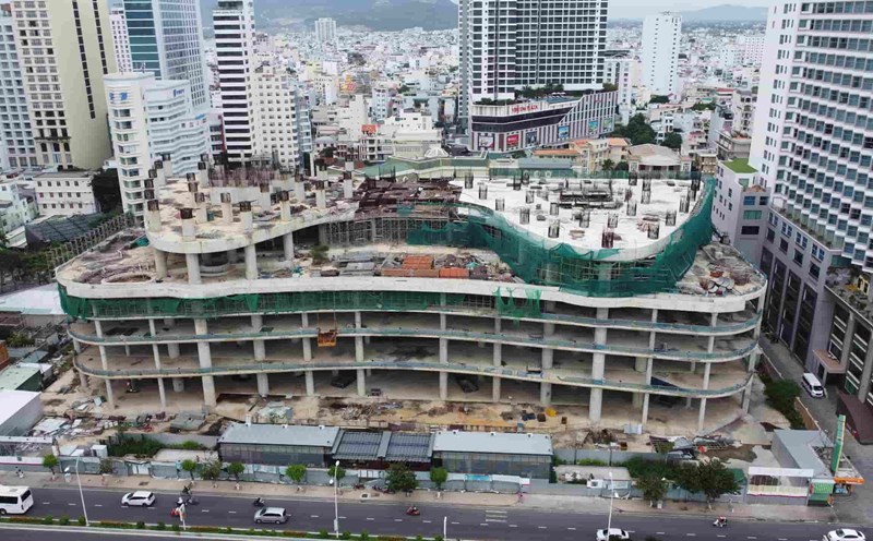 The Tropicana Nha Trang commercial, hotel and apartment complex has not been implemented for many years. Photo: Huu Long
