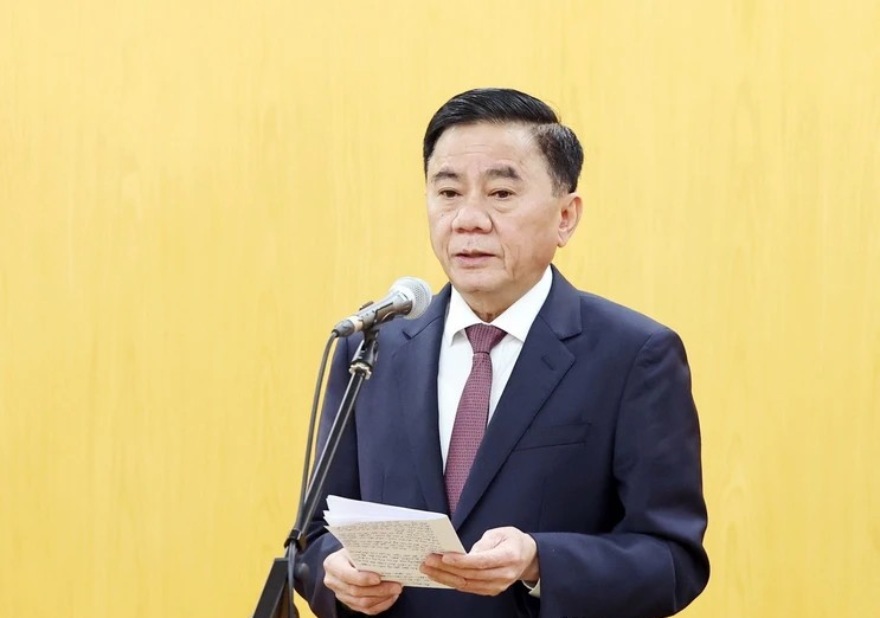 Member of the Politburo, Standing Committee Secretariat Tran Cam Tu has just signed the Politburo's Regulation No. 231-QD/TW on the protection of people who fight against corruption, waste and negative. Photo: VNA