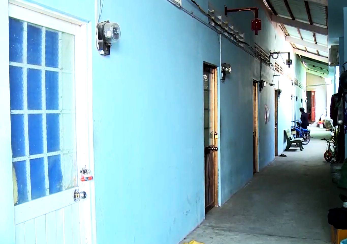 Long An Provincial People's Committee requests to focus on directing and promptly removing difficulties and obstacles to promote the implementation of social housing projects. Photo: CTTDT Long An