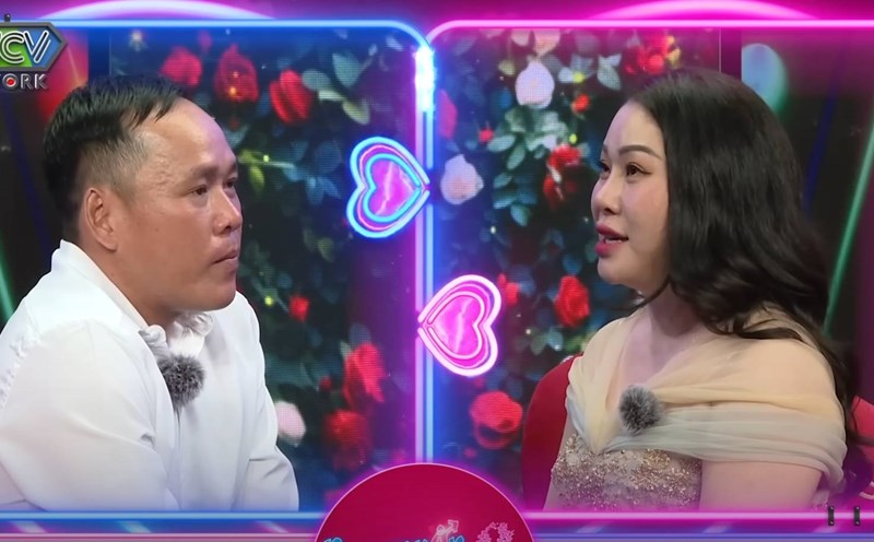 The couple at "You want to date". Photo: Manufacturer.