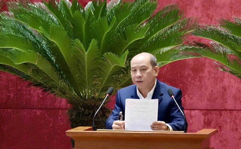 Chairman of Hoa Binh Provincial People's Committee Bui Duc Hinh and Vice Chairmen of the Provincial People's Committee were assigned tasks. Photo: Anh Trung