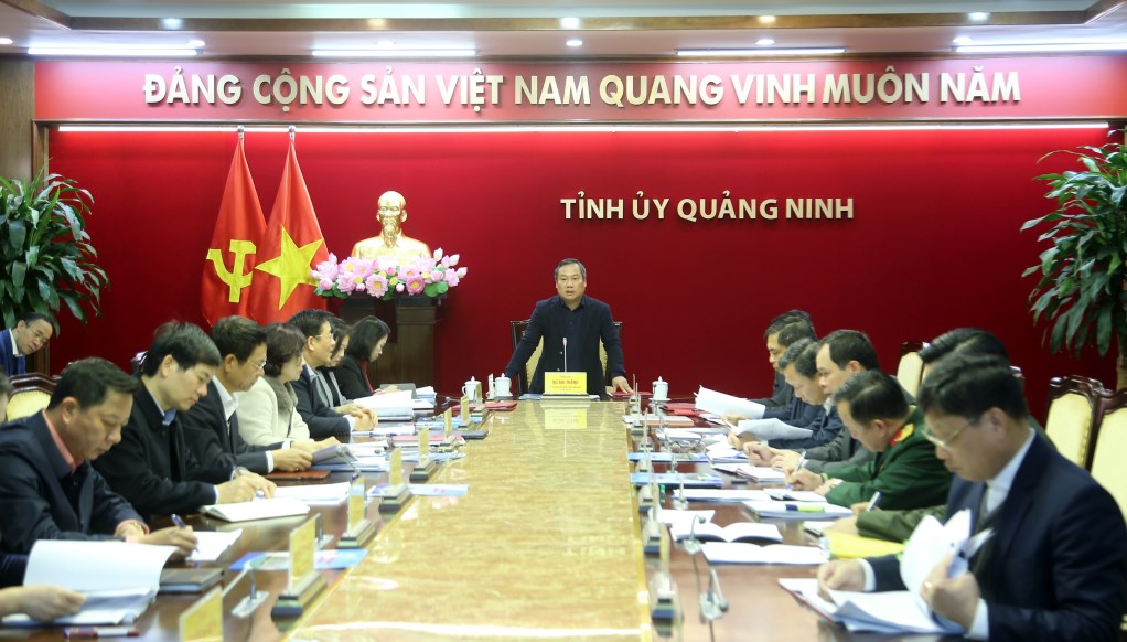 The Standing Committee of Quang Ninh Provincial Party Committee meets the comments on the scenario of economic growth in 2025. Photo: Thu Chung