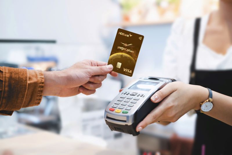 HDBank Visa International Credit Card offers the first 1,000 customers when buying air tickets during the promotion of the opportunity to refund tickets up to 01 million. Photo: HDBank