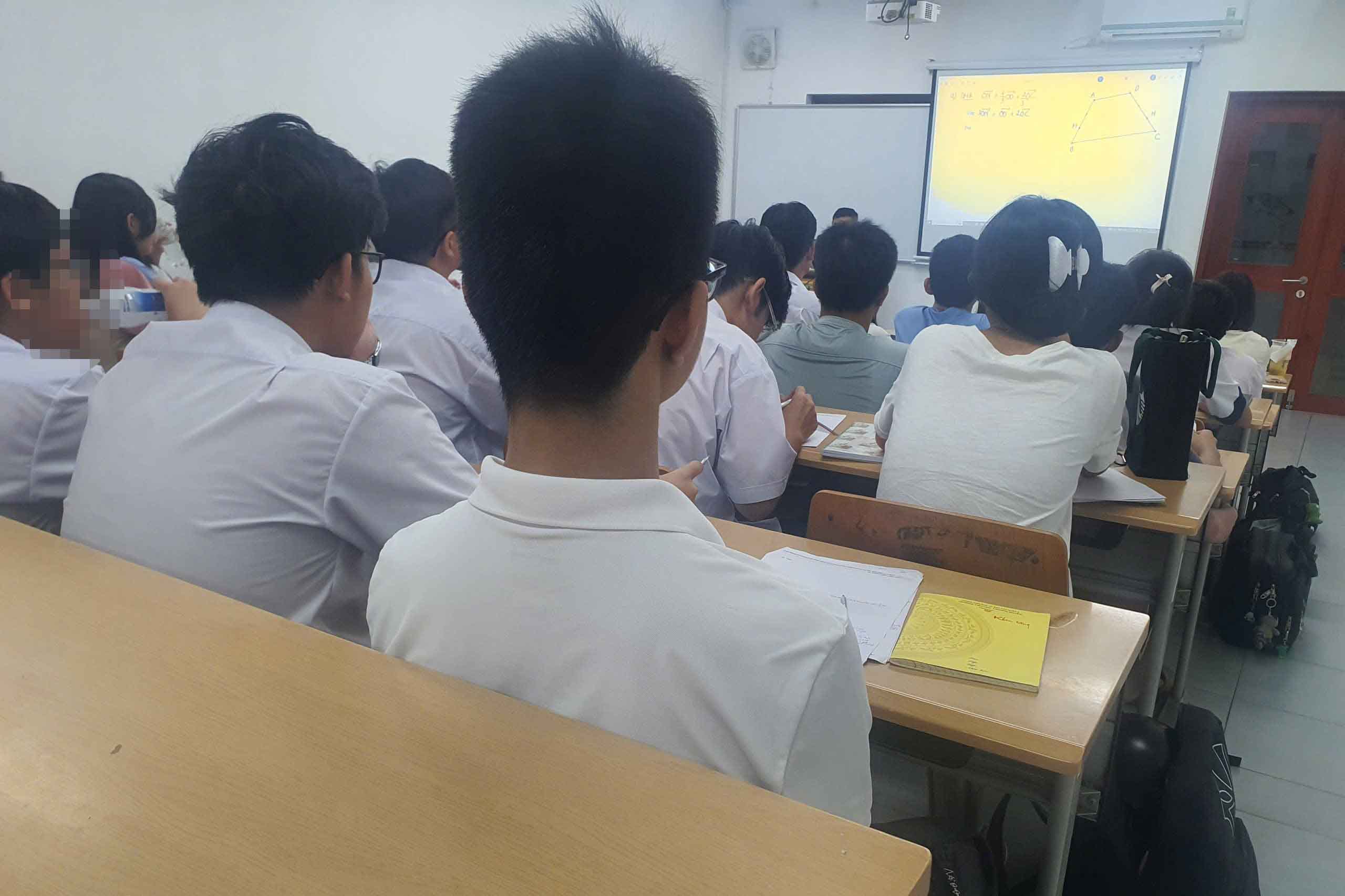 Students at a tutoring center in Ho Chi Minh City. Photo: Chan Phuc