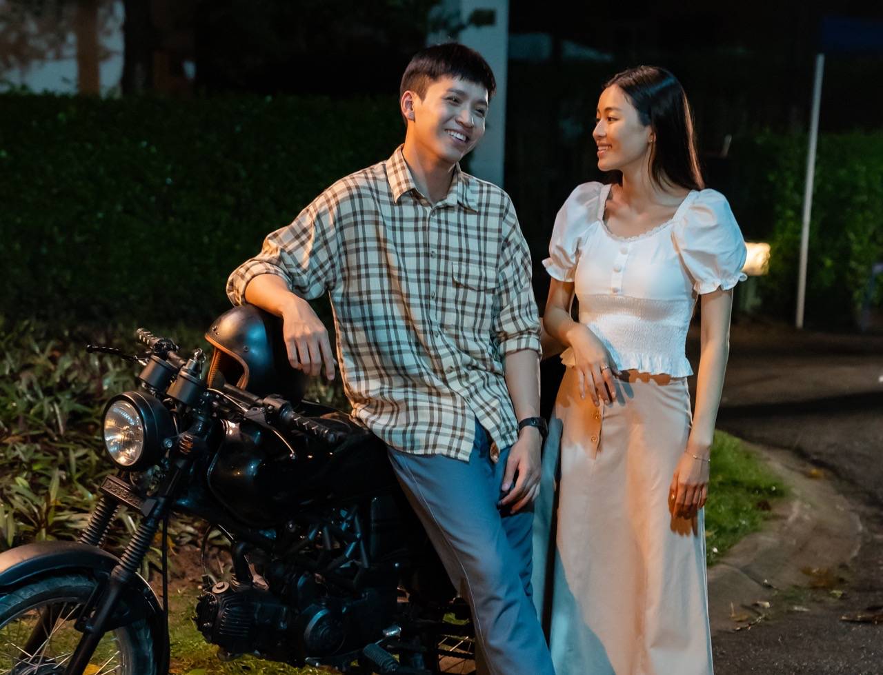 Lan Thy and Bach Cong Khanh in the movie "The Road of Yin and Yang". Photo: Producer.