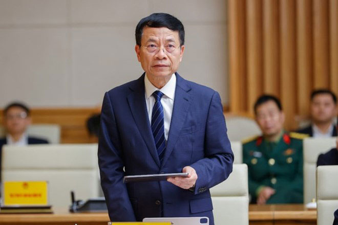 Minister of Information and Communications Nguyen Manh Hung proposed that research institutes spend money according to a lump sum mechanism. Photo: VGP