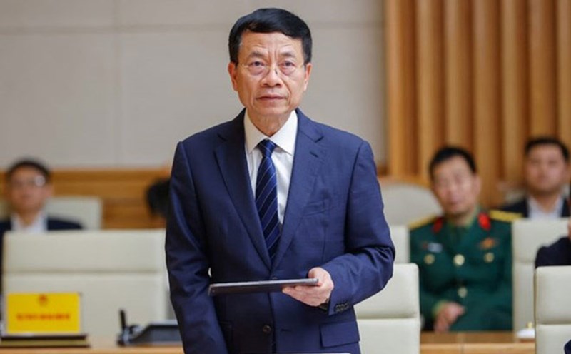 Minister of Information and Communications Nguyen Manh Hung proposed that research institutes spend money according to a lump sum mechanism. Photo: VGP