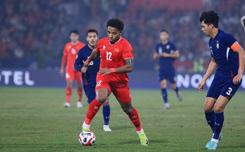 Thai newspaper surprised when Xuan Son received a "huge" bonus. Photo: Minh Dan