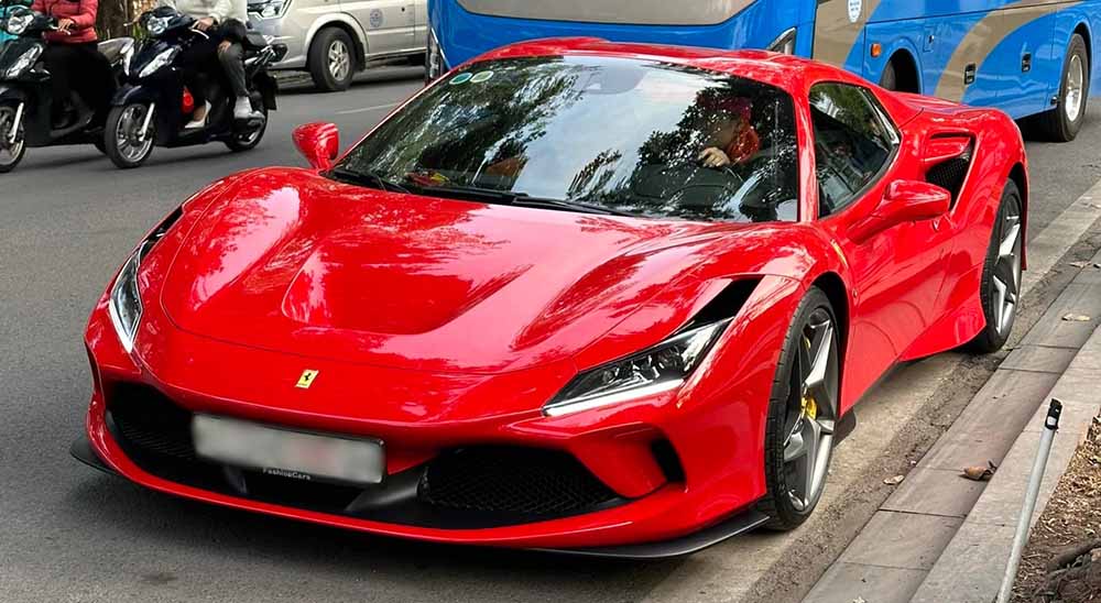 The Ferrari F8 Spider supercar worth more than 14 billion VND is owned by a Tiktoker in Hanoi. Photo: Hung Phan - Duy Anh Pham