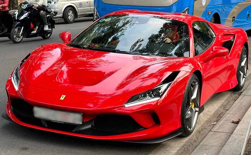 The Ferrari F8 Spider supercar worth more than 14 billion VND is owned by a Tiktoker in Hanoi. Photo: Hung Phan - Duy Anh Pham