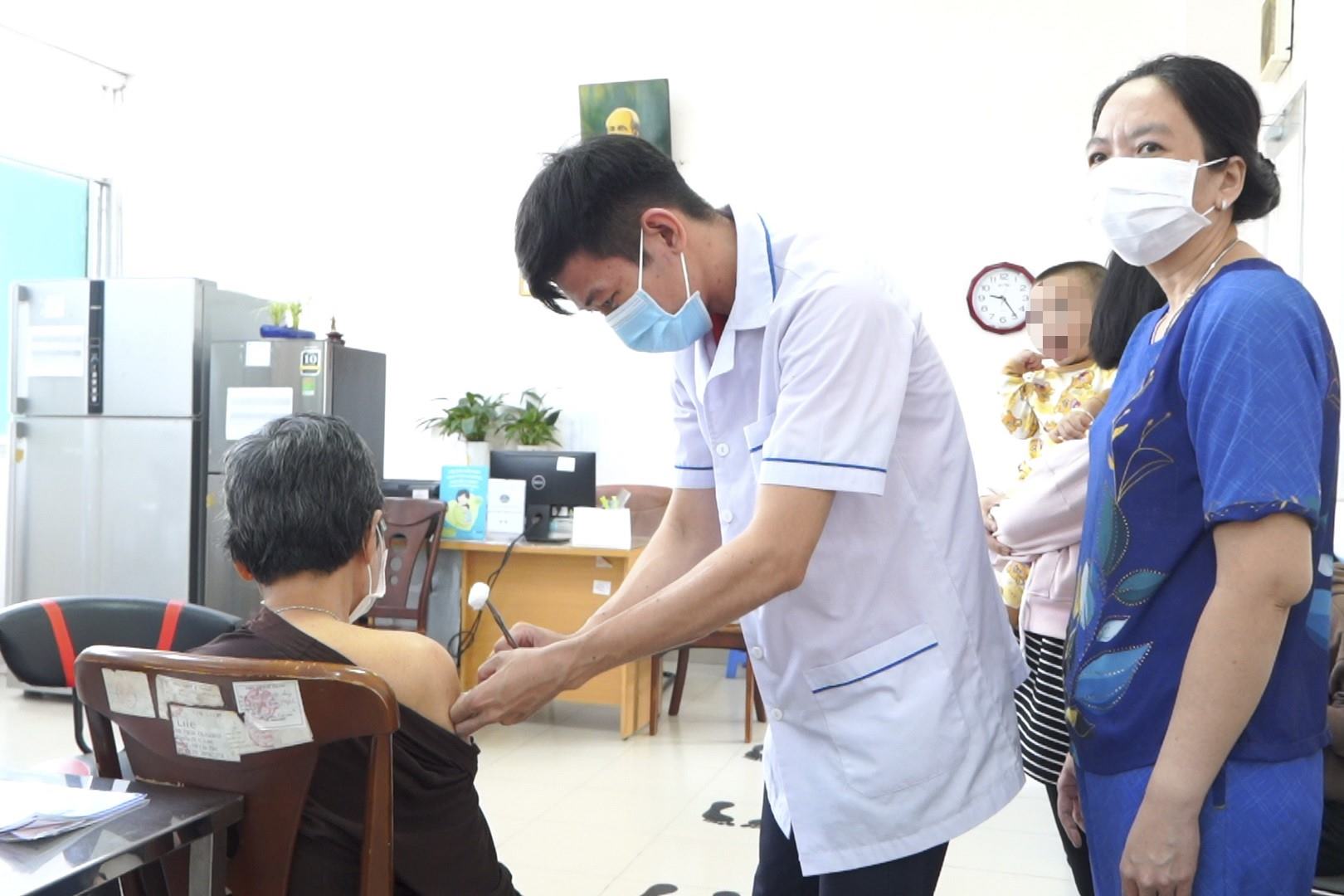 Doctors advise giving seasonal flu vaccine to high-risk groups