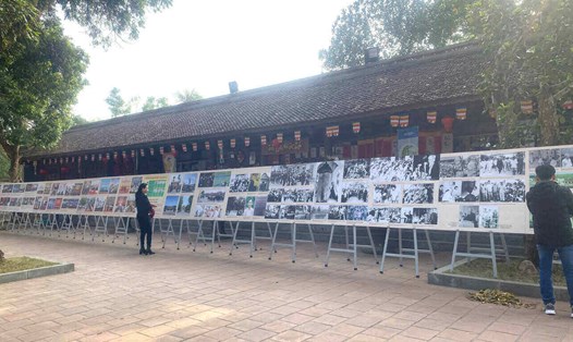 Lần đầu tổ chức trưng bày chuyên đề “Hải Dương in dấu chân Người” tại Lễ hội mùa Xuân Côn Sơn - Kiếp Bạc. Ảnh: Mai Hương