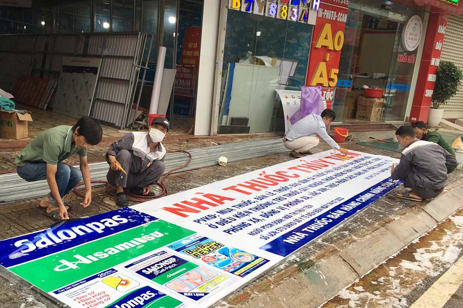 After Tet, many workers in Dien Bien struggled to find jobs. Photo: Trung Duc.