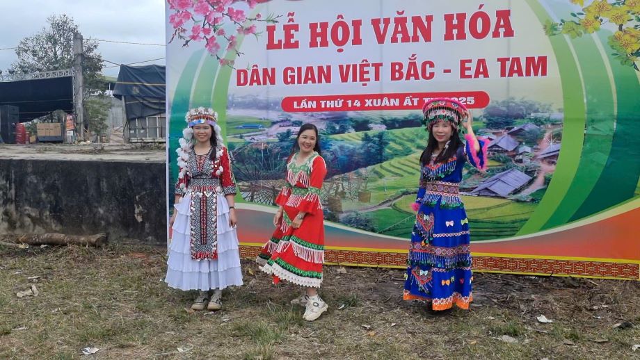 Ea Tam love market is held in early spring. Photo: Thanh Tuyen