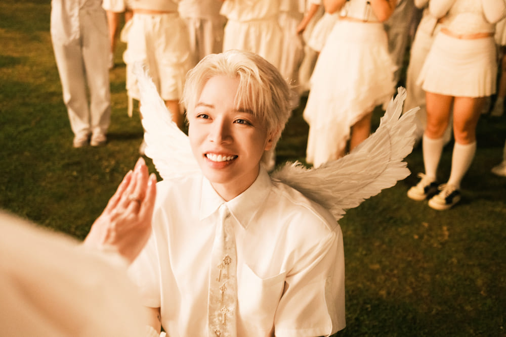 "Valentine Prince" Duc Phuc returns with the MV "Cham em mot doi". Photo: Interviewee