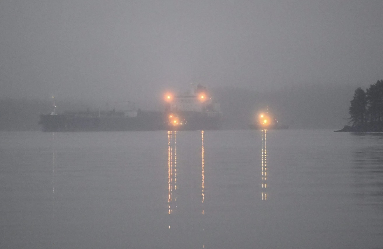 Russia reacts strongly to information that the EU plans to seize its oil tanker. Photo: AFP