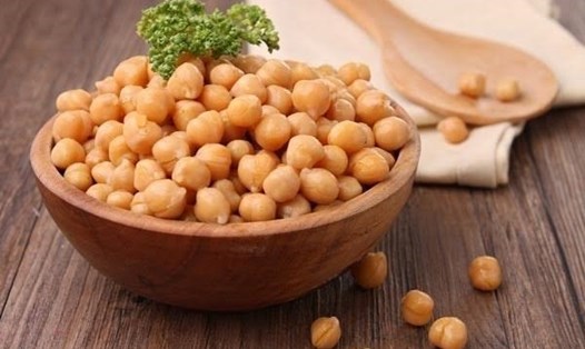 Kiểm soát tiền tiểu đường không chỉ là giảm tiêu thụ đường mà còn cần duy trì chế độ ăn giàu chất xơ, protein lành mạnh, kiểm soát tinh bột và đường bổ sung... Ảnh: BoldSky.