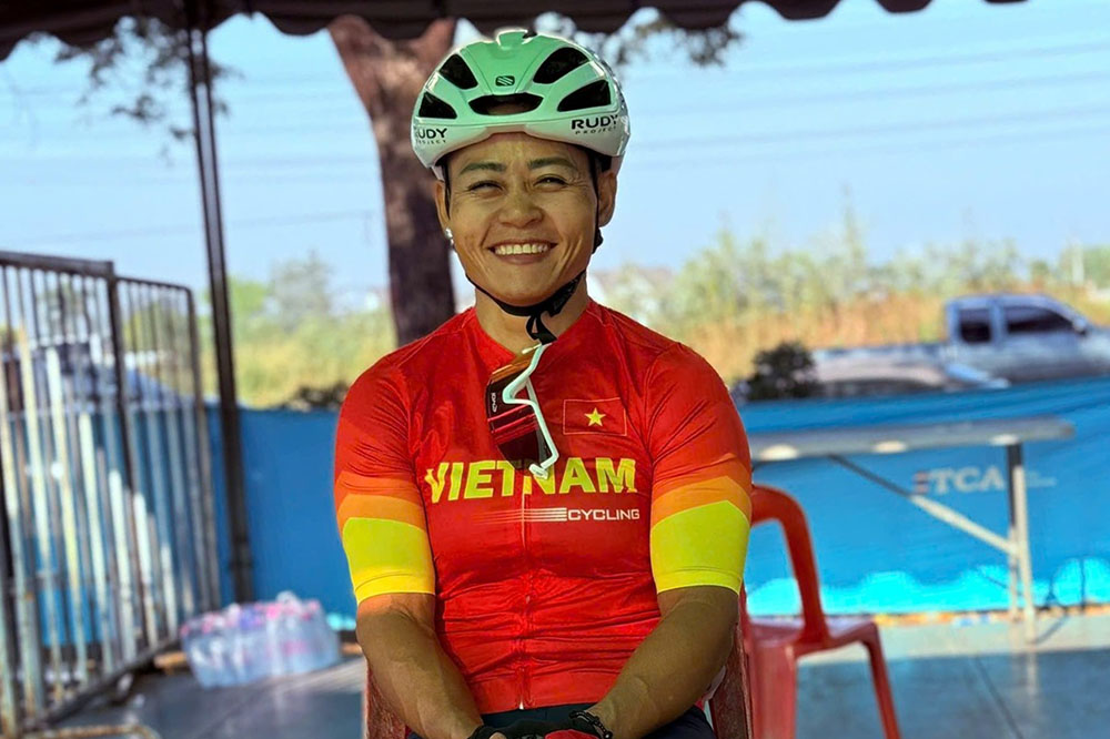 To Hoang Khanh Lan won the second gold medal for the Vietnamese road cycling team at the 2025 Asian tournament. Photo: Vietnam Cycling and Motor Sports Federation