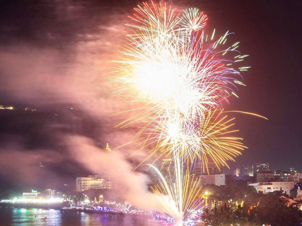 Phu My will set off high-altitude fireworks during the ceremony announcing the decision to establish Phu My City, Ba Ria - Vung Tau province. Illustration photo: Toan Pham