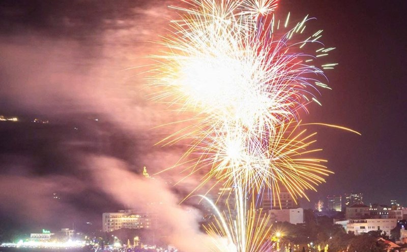 Phu My will set off high-altitude fireworks during the ceremony announcing the decision to establish Phu My City, Ba Ria - Vung Tau province. Illustration photo: Toan Pham