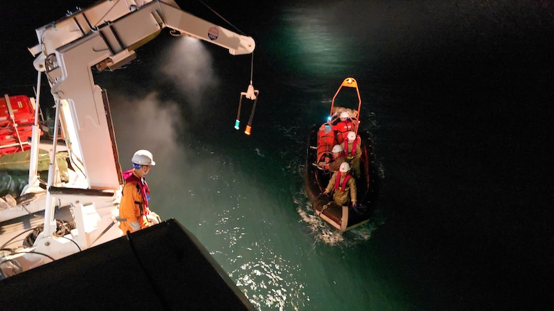 Da Nang rescues fisherman with severed foot. Photo: Danang MRCC