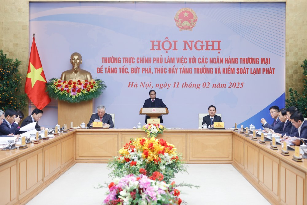 Overview of the Government Standing Committee meeting working with commercial banks. Photo: VGP/Nhat Bac