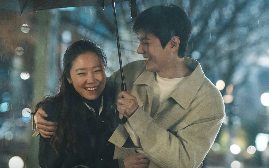 Lee Min Ho, Gong Hyo Jin in a scene from "Ask the Stars". Photo: Producer