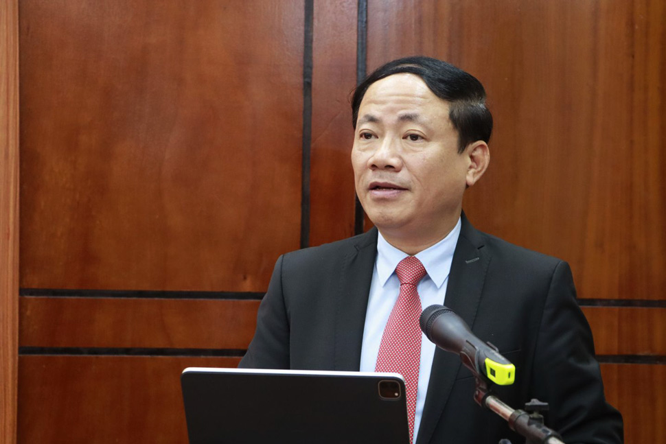 Mr. Pham Anh Tuan - Chairman of Binh Dinh Provincial People's Committee directed at the conference. Photo: Binh Dinh Provincial Information Portal
