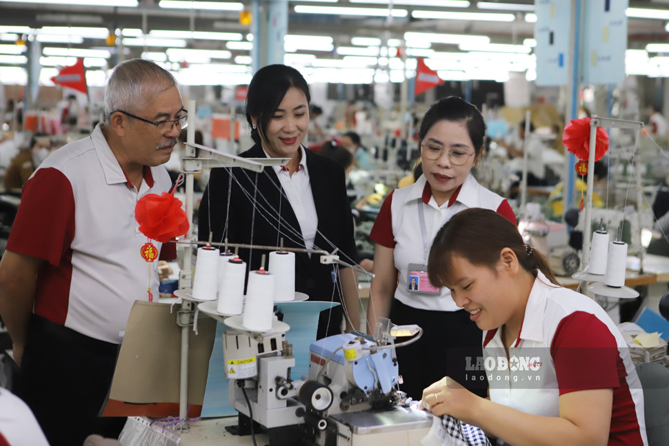 An Hung Joint Stock Company (Phu Yen) always focuses on ensuring the lives of union members and workers. Photo: Phuong Thao