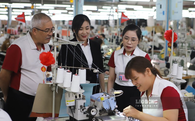 An Hung Joint Stock Company (Phu Yen) always focuses on ensuring the lives of union members and workers. Photo: Phuong Thao