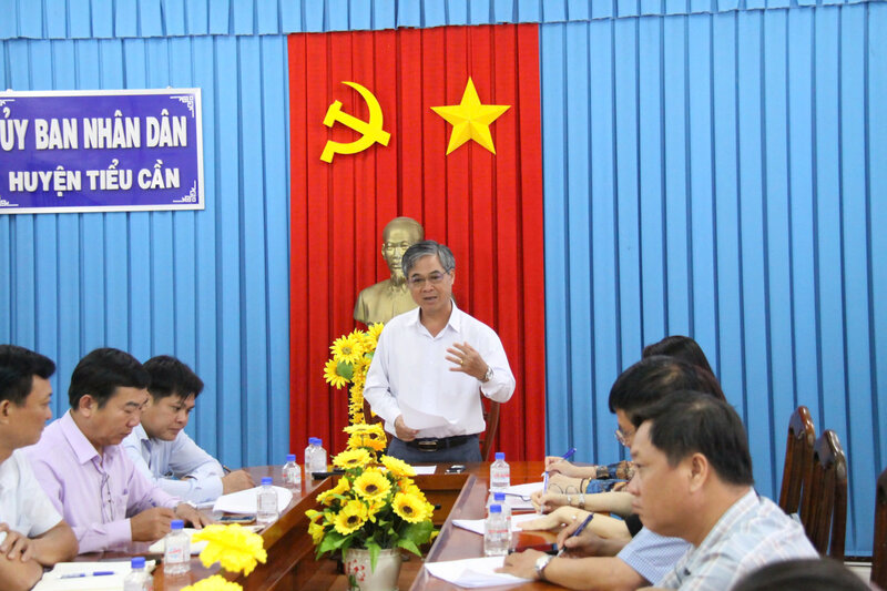 PCT UBND Tinh Tra Vinh Chau Van Hoa, phat bieu tai buoi lam viec. Anh: Hoang Loc