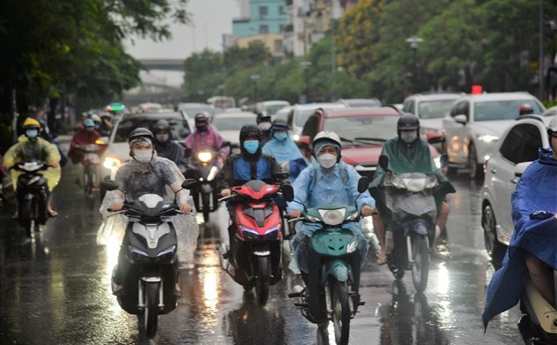 Du bao thoi tiet Bac Bo va Trung Bo ret dam do khong khi lanh tang cuong. Anh: LDO 