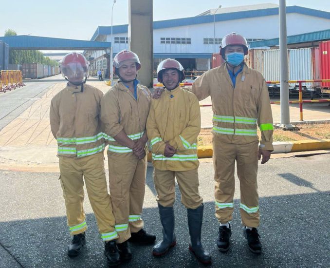 Mr. Lai The Phuc (2nd from right) with colleagues. Photo: Provided by the character