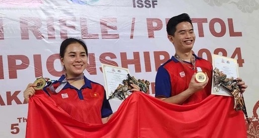 Thu Vinh and Quang Huy helped the Vietnamese shooting team win a gold medal at the 2025 Asian Cup in Thailand. Photo: Trinh Thu Vinh