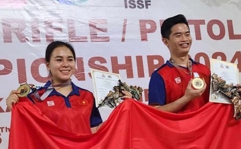 Thu Vinh and Quang Huy helped the Vietnamese shooting team win a gold medal at the 2025 Asian Cup in Thailand. Photo: Trinh Thu Vinh