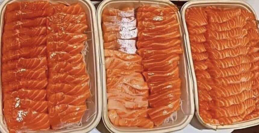 Salmon is one of the fish that contains a lot of omega-3 fatty acids that people with fatty liver can add to their diet. Photo: Kieu Vu