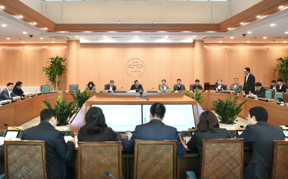 The Government is responsible for regulating the number of Vice Chairmen of People's Committees at all levels. In the photo is the meeting of the Hanoi People's Committee held on February 11. Photo: Hanoi.gov.vn
