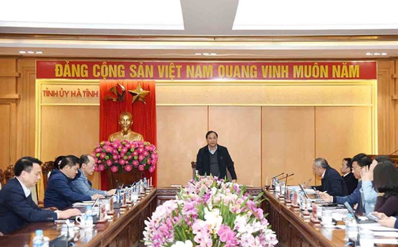 Ha Tinh Provincial Party Committee meeting on streamlining the apparatus, giving opinions on the project to merge and terminate the operations of some units. Photo: Ha Tinh.